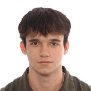 Estudiante del grado de de Ciencias Empresariales de la UDC, con gran conocimiento de inglés.